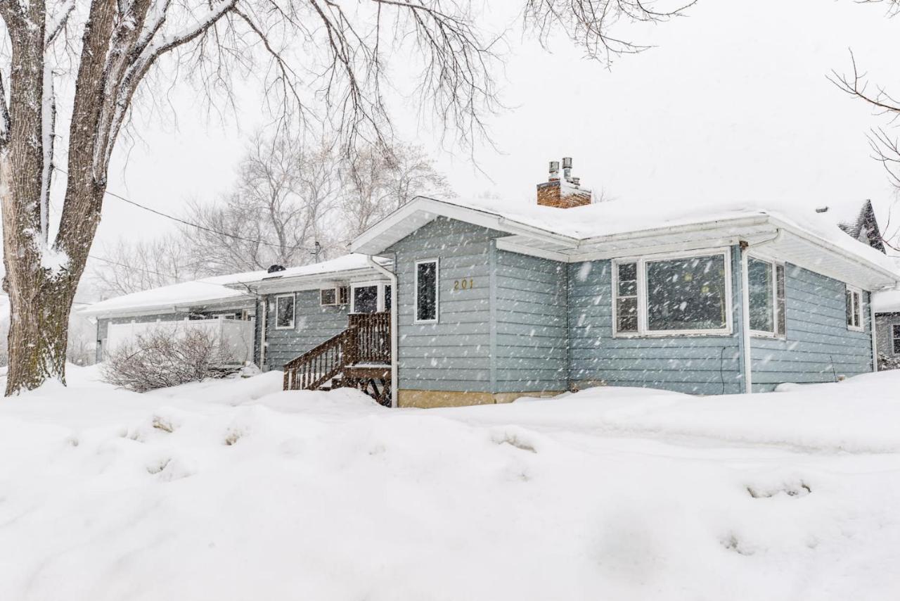 New Remodeled Townhome In Central Fargo Esterno foto