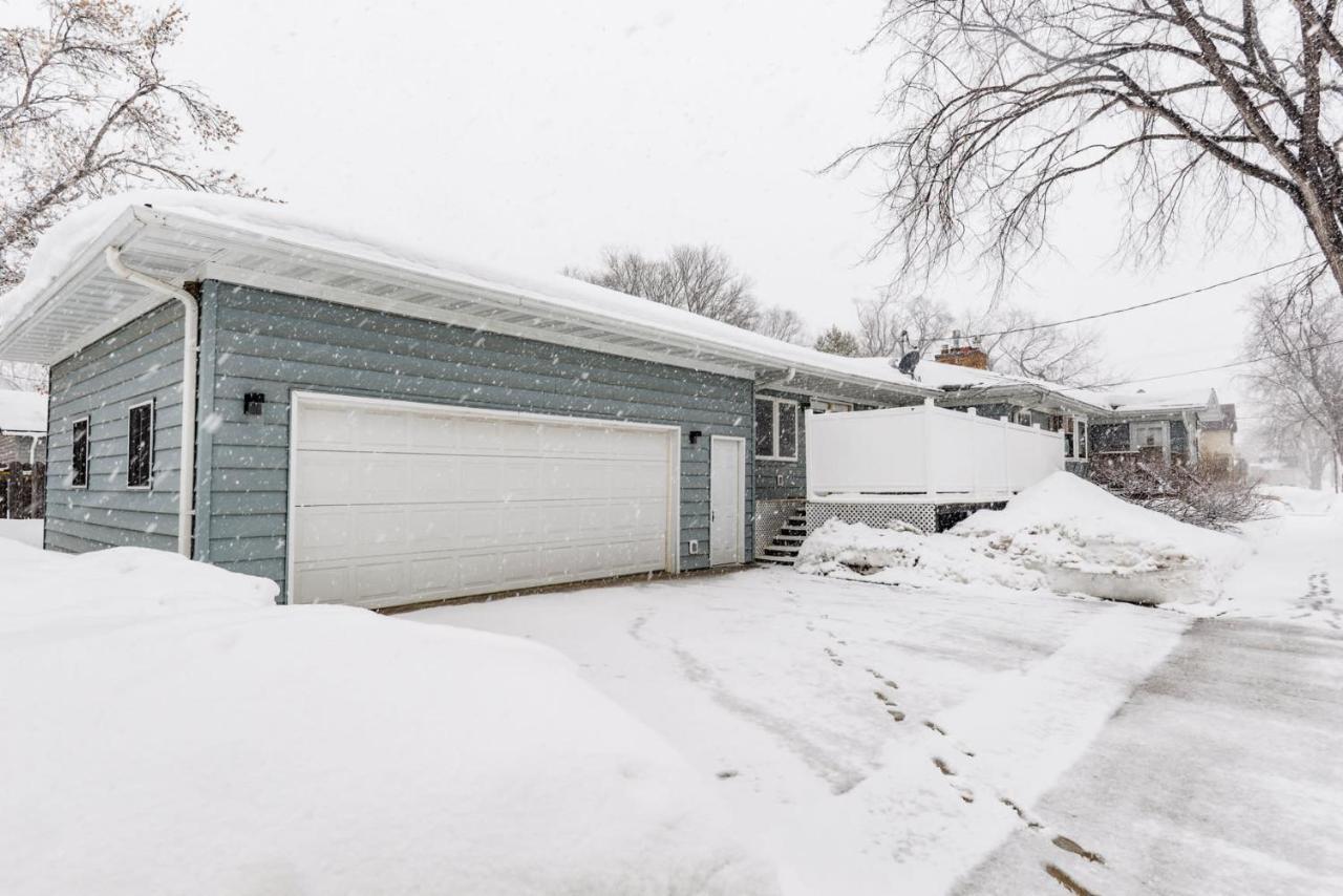 New Remodeled Townhome In Central Fargo Esterno foto
