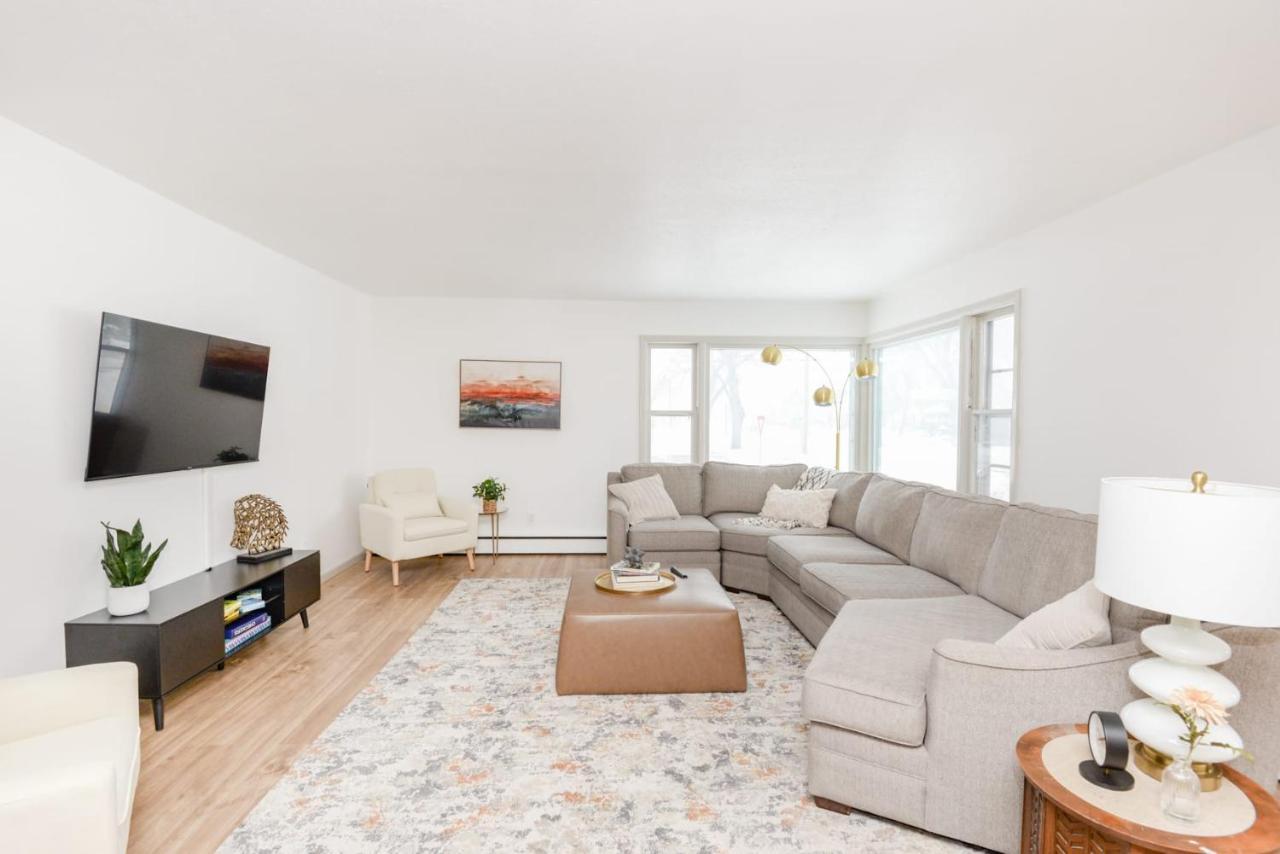 New Remodeled Townhome In Central Fargo Esterno foto