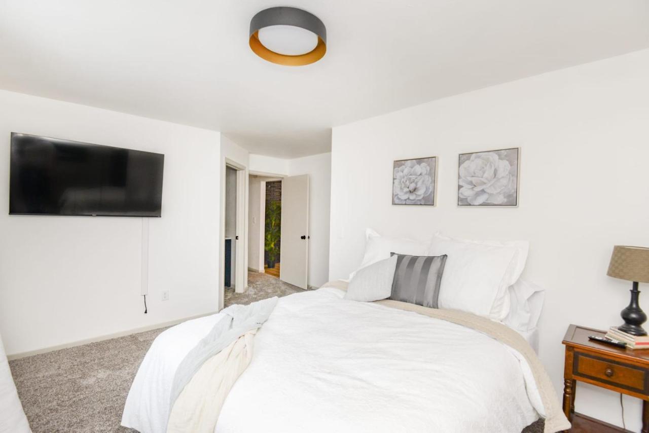 New Remodeled Townhome In Central Fargo Esterno foto