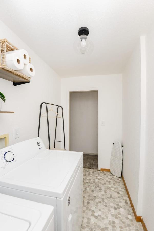 New Remodeled Townhome In Central Fargo Esterno foto